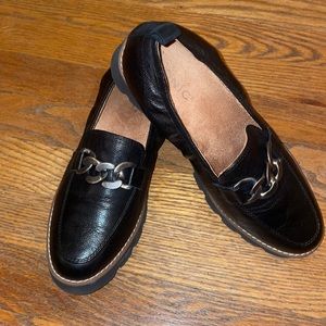 EUC Vionic Cynthia Loafer